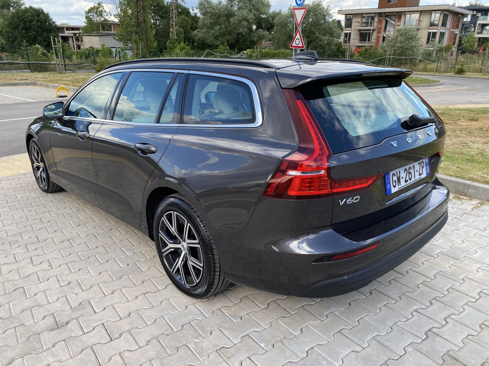 Volvo V60 B4 , снимка 7 - Автомобили и джипове - 54803663