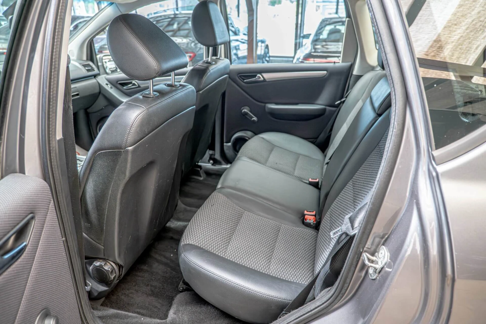 Mercedes-Benz A 200 CDI/Подгрев/Авантгард/Автомат/Темпомат, снимка 8 - Автомобили и джипове - 54855138