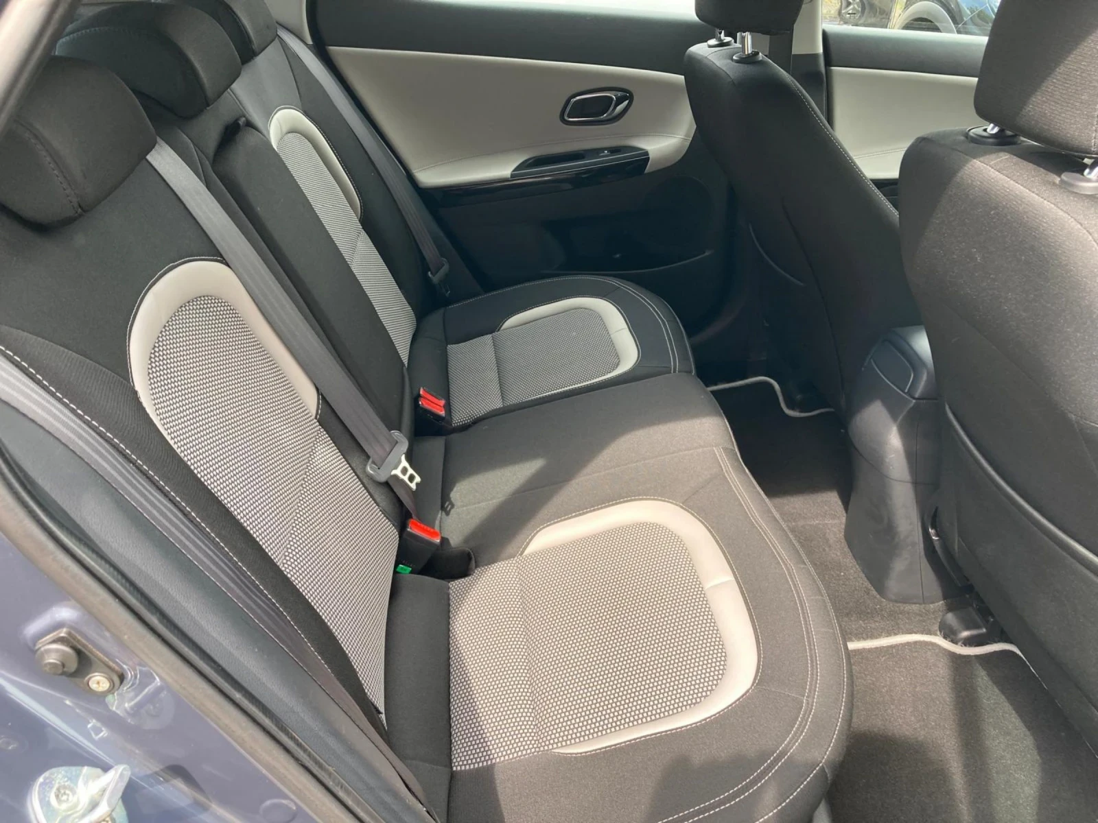 Kia Ceed 1.6iбензин;АВТОМАТИК;НАВИГАЦИЯ., снимка 13 - Автомобили и джипове - 54918670