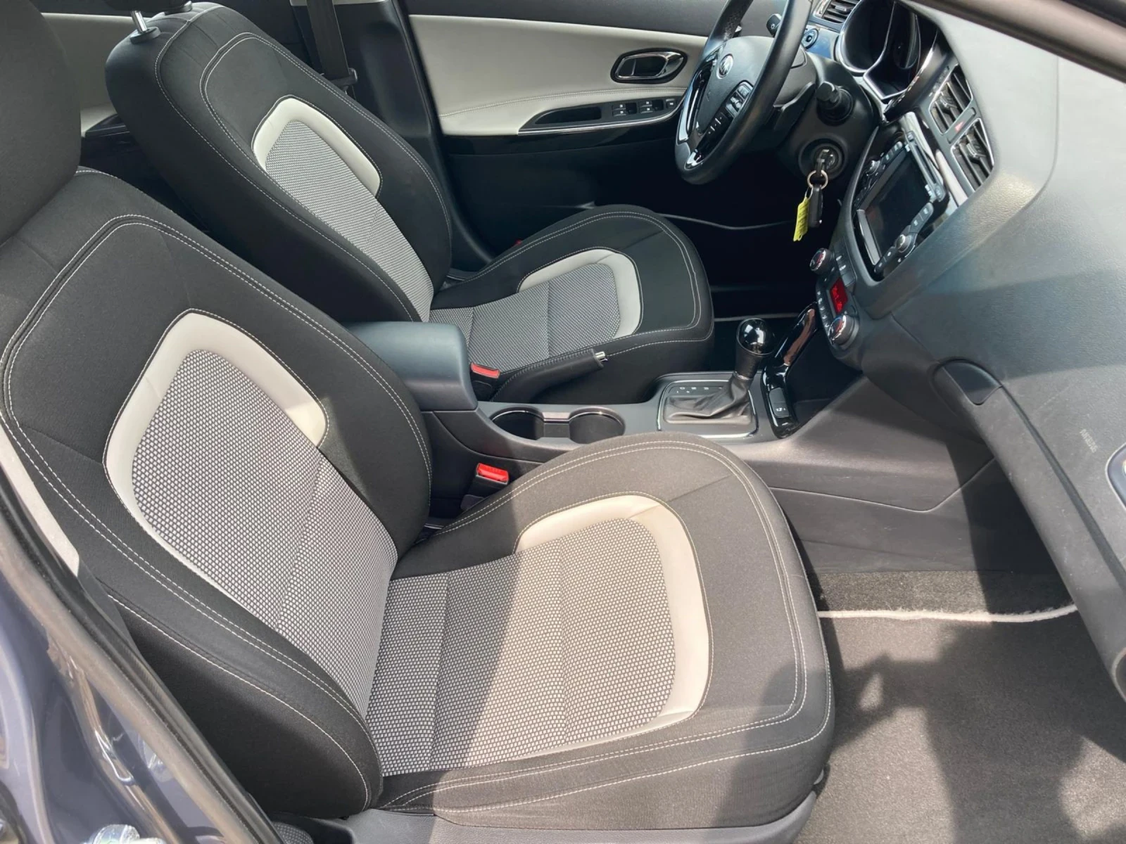 Kia Ceed 1.6iбензин;АВТОМАТИК;НАВИГАЦИЯ., снимка 9 - Автомобили и джипове - 54918670