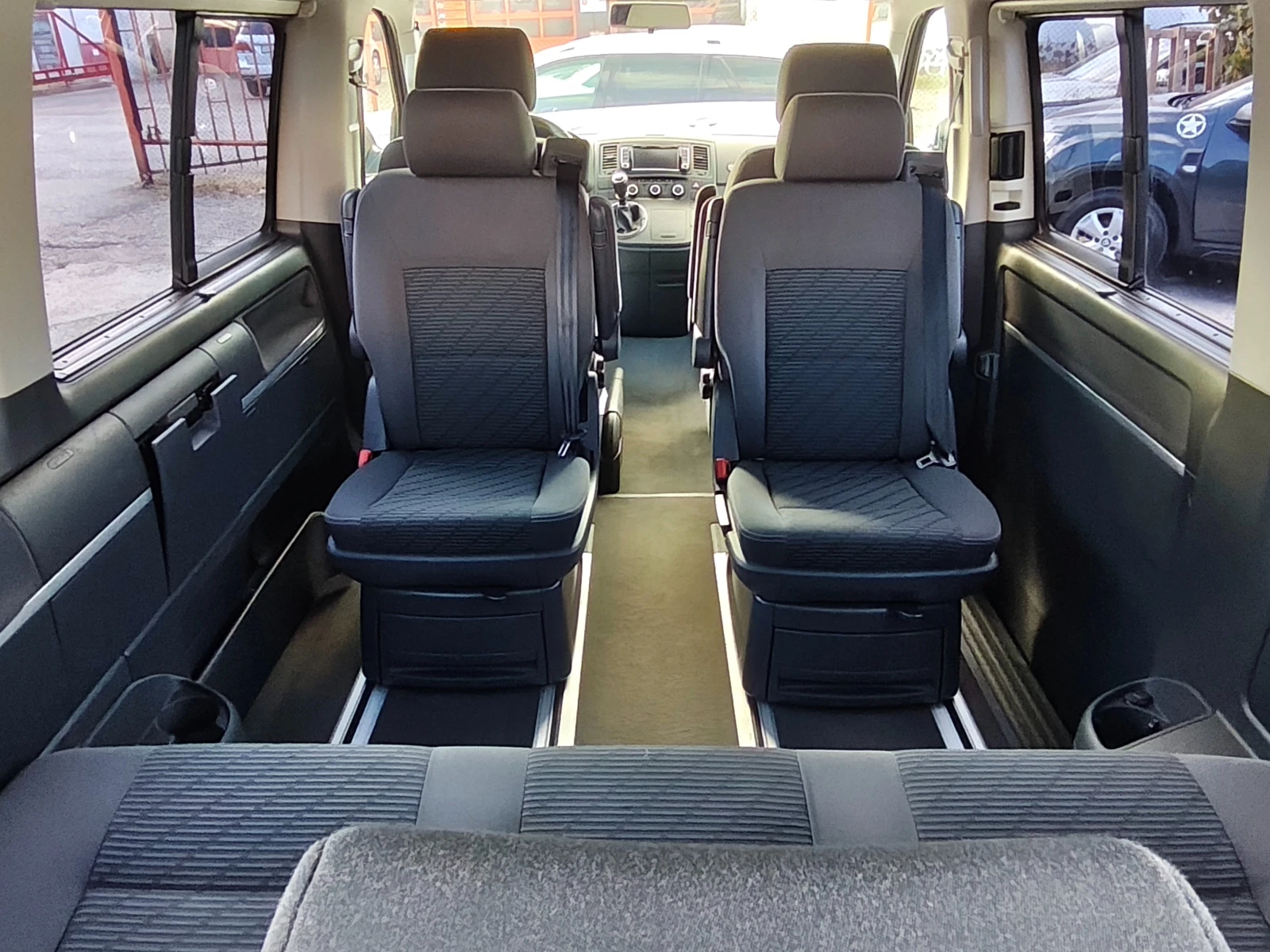 VW Multivan 188 хил.км !!! Нов внос ШВЕЙЦАРИЯ !!!, снимка 13 - Автомобили и джипове - 55615099