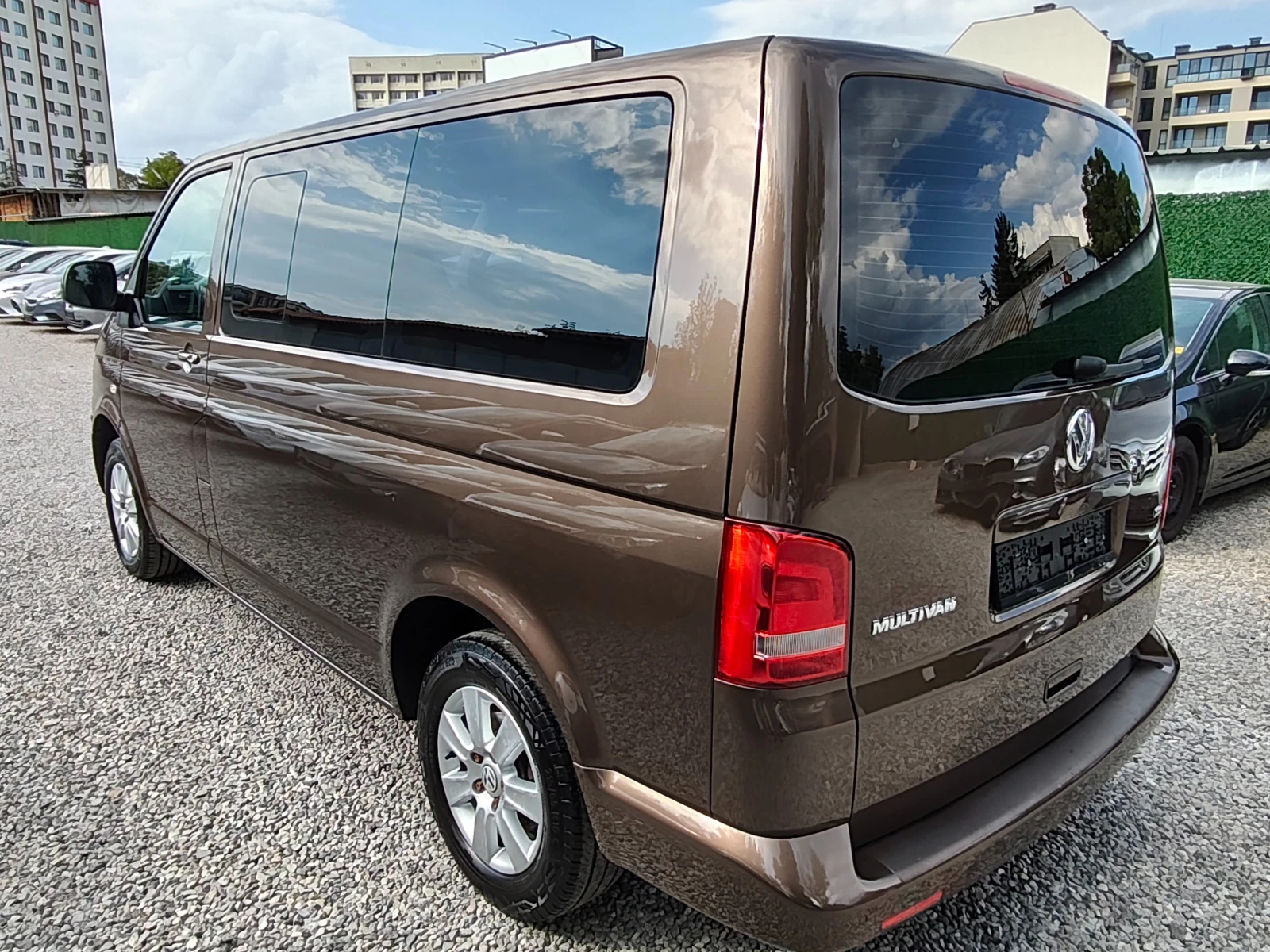 VW Multivan 188 хил.км !!! Нов внос ШВЕЙЦАРИЯ !!!, снимка 3 - Автомобили и джипове - 55615099