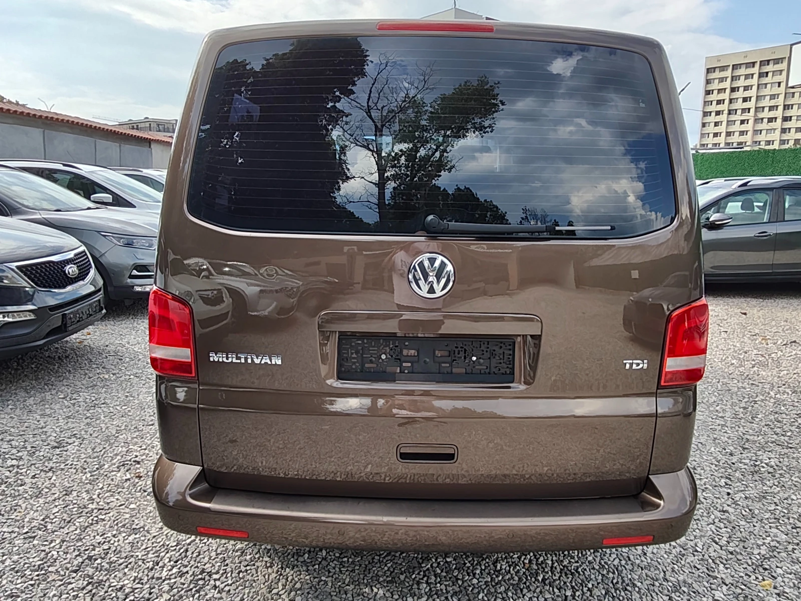 VW Multivan 188 хил.км !!! Нов внос ШВЕЙЦАРИЯ !!!, снимка 14 - Автомобили и джипове - 55615099