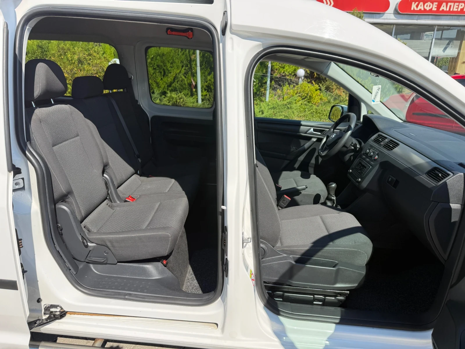 VW Caddy 2.0, снимка 11 - Автомобили и джипове - 56138744