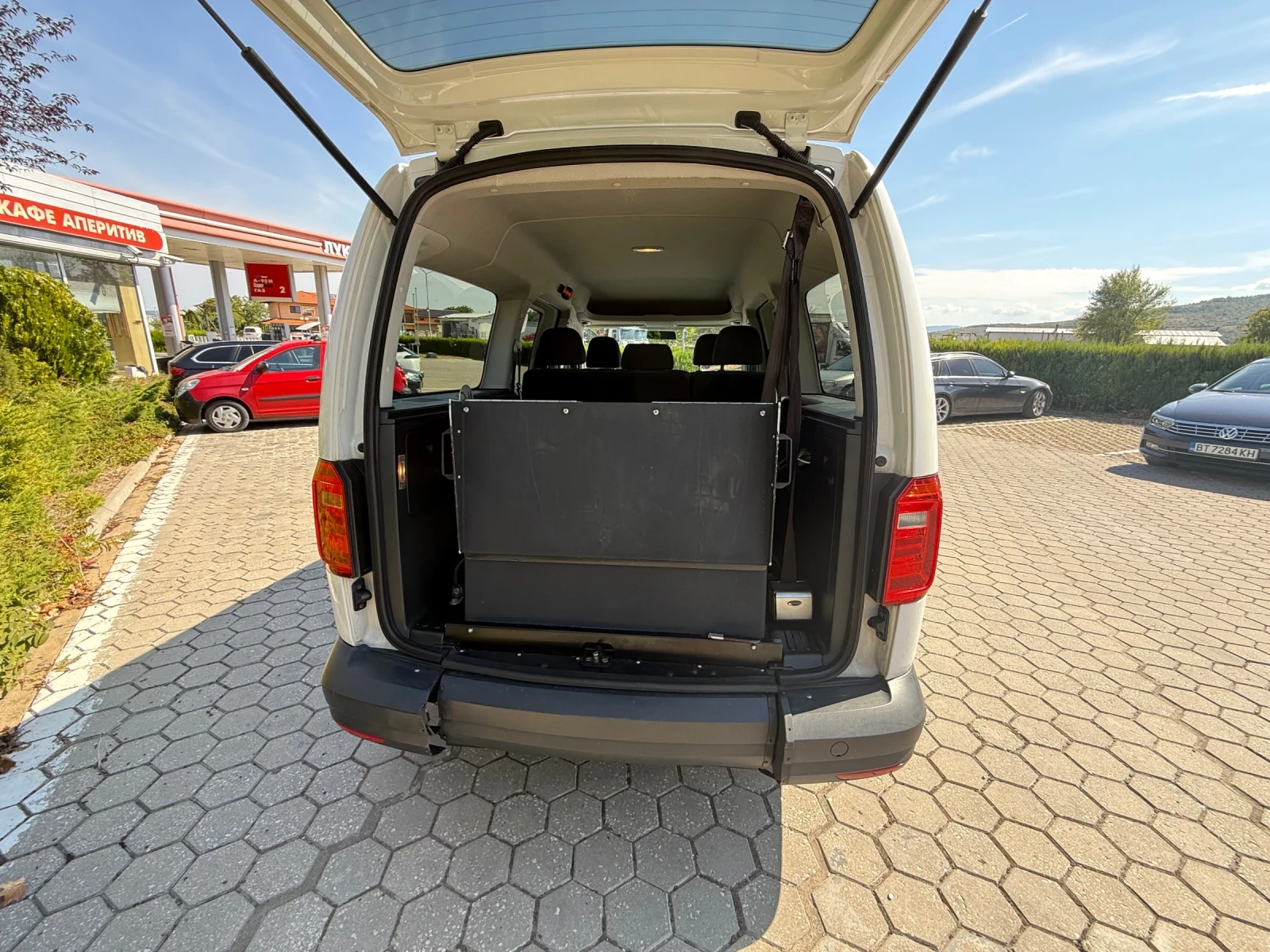 VW Caddy 2.0, снимка 8 - Автомобили и джипове - 56138744