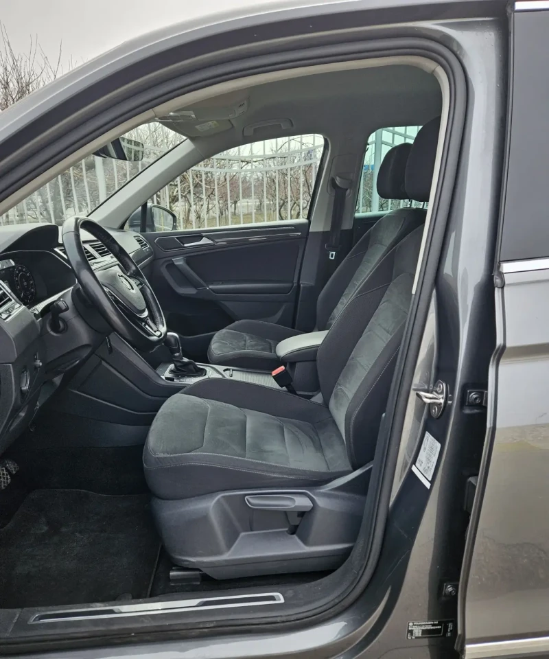 VW Tiguan 2.0tdi 4x4 190kc, снимка 10 - Автомобили и джипове - 49307574