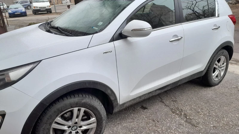 Kia Sportage, снимка 2 - Автомобили и джипове - 49470581