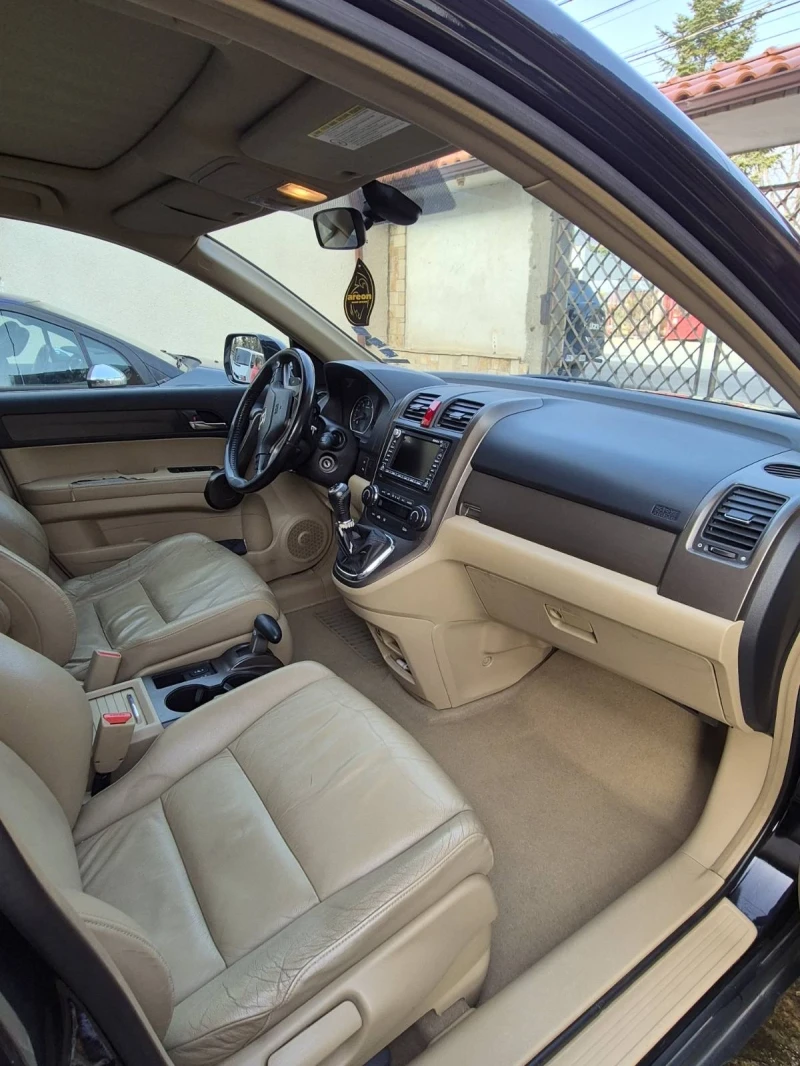 Honda Cr-v Executive + Panorama + Navi + Chip, снимка 9 - Автомобили и джипове - 52433679