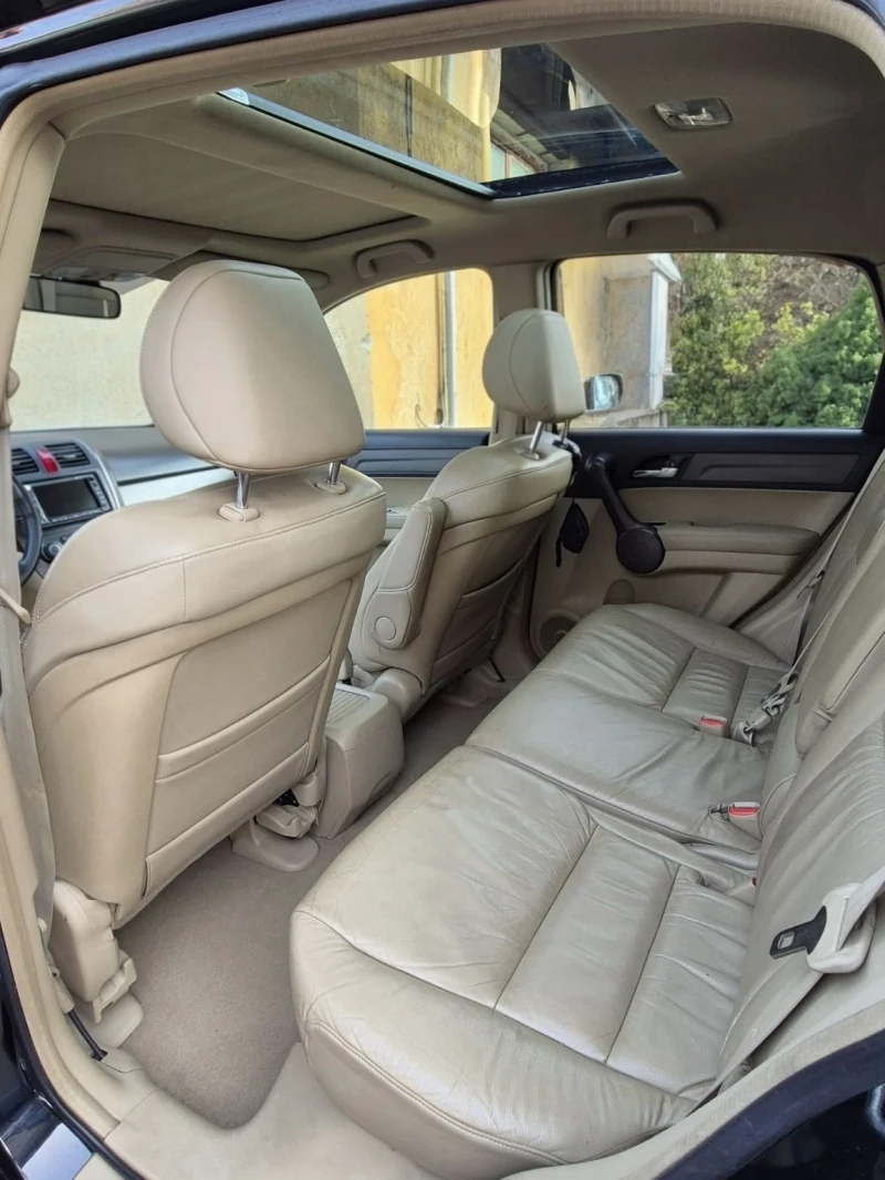Honda Cr-v Executive + Panorama + Navi + Chip, снимка 11 - Автомобили и джипове - 52433679