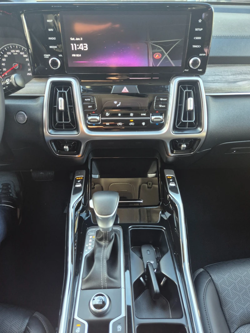 Kia Sorento 2.2 CRDI 4X2 Наличен в БГ, снимка 11 - Автомобили и джипове - 52965263