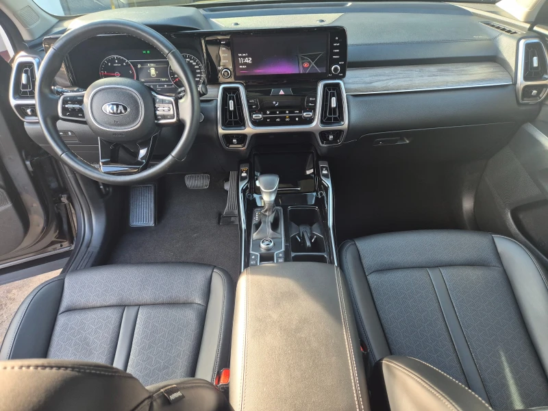 Kia Sorento 2.2 CRDI 4X2 Наличен в БГ, снимка 10 - Автомобили и джипове - 52965263