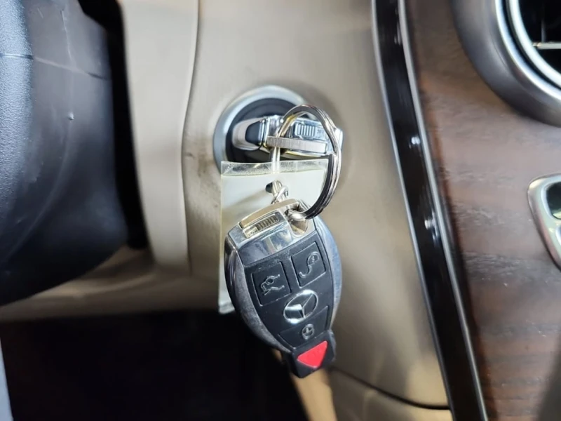 Mercedes-Benz GLC 2019 4MATIC 300 * CARFAX * БЕЗ ПЪРВОНАЧАЛНА ВНОСКА, снимка 10 - Автомобили и джипове - 53095105