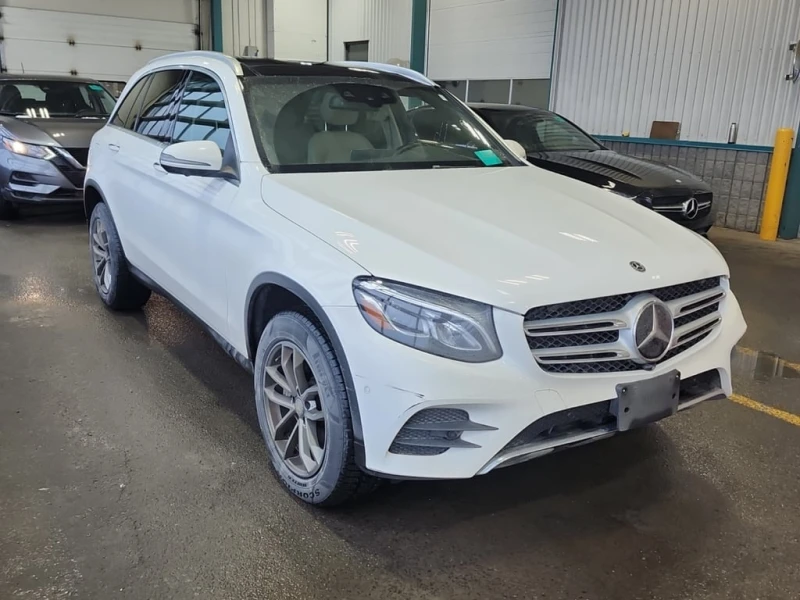 Mercedes-Benz GLC 2019 4MATIC 300 * CARFAX * БЕЗ ПЪРВОНАЧАЛНА ВНОСКА, снимка 2 - Автомобили и джипове - 53095105