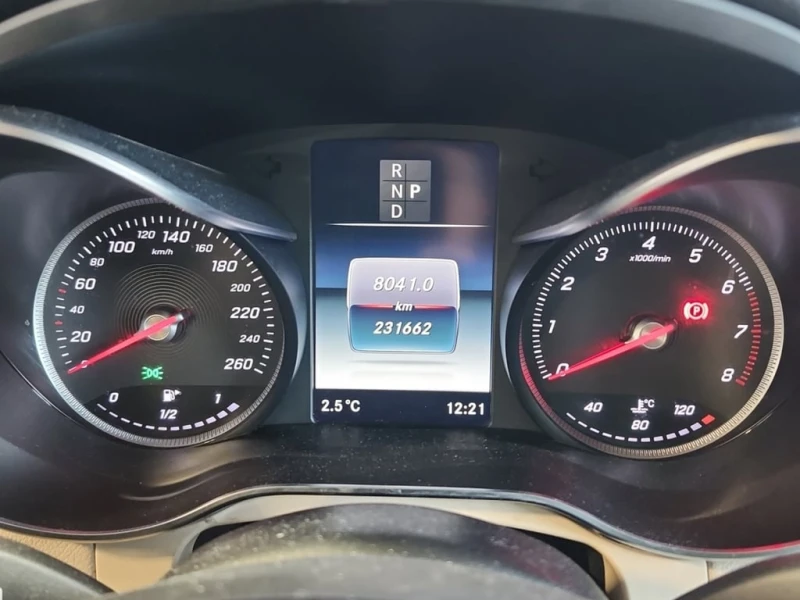 Mercedes-Benz GLC 2019 4MATIC 300 * CARFAX * БЕЗ ПЪРВОНАЧАЛНА ВНОСКА, снимка 9 - Автомобили и джипове - 53095105