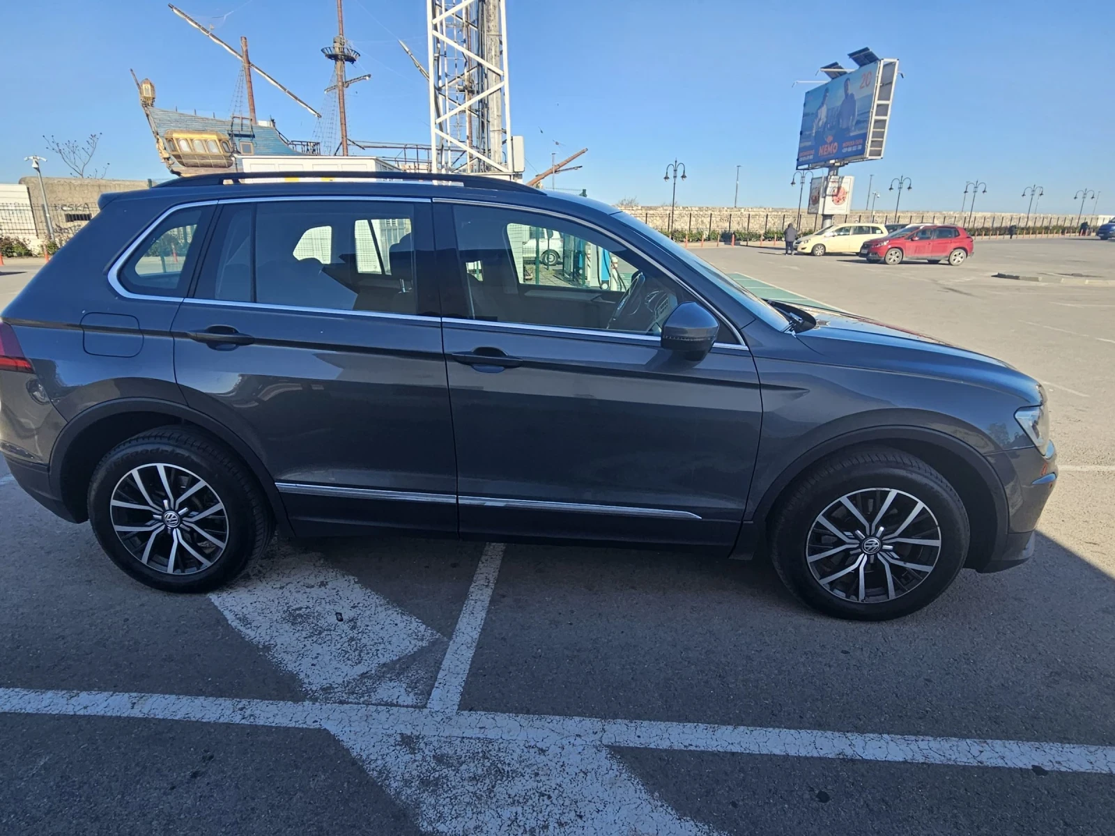VW Tiguan 2.0 TDI 4х4 LED NAVI - изображение 9