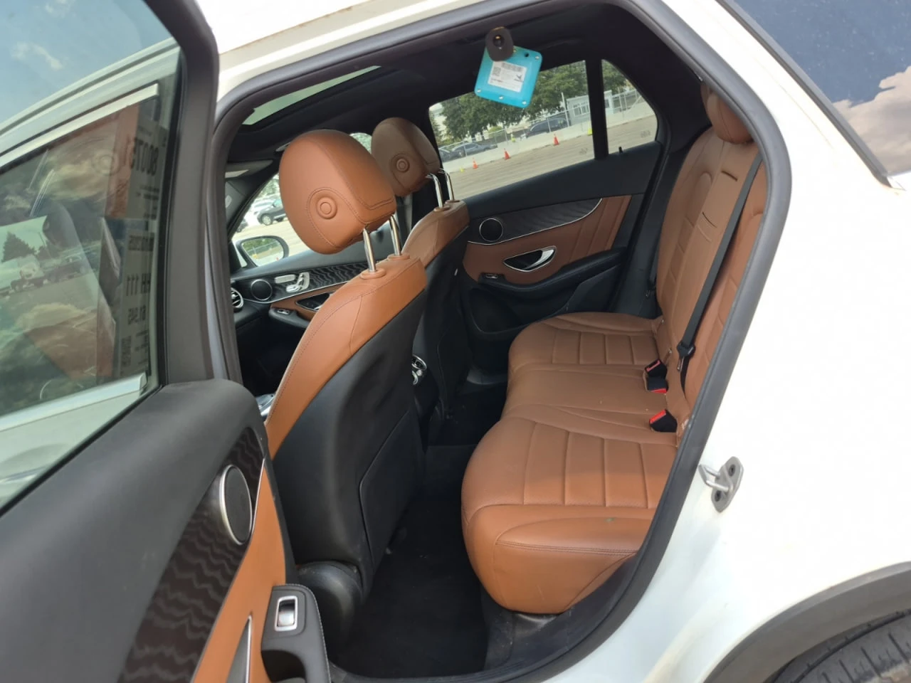 Mercedes-Benz GLC 300 AWD * CARFAX * АвтоКредит * Цена до България*  - изображение 10