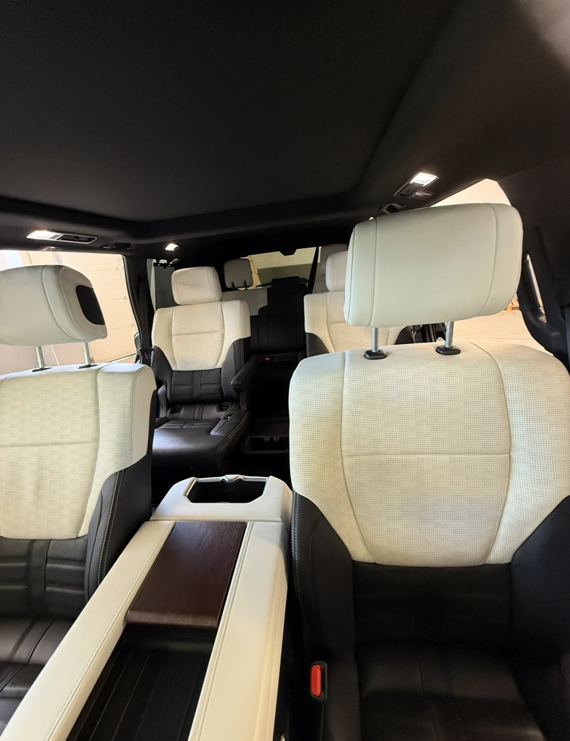 Toyota Sequoia  - изображение 9