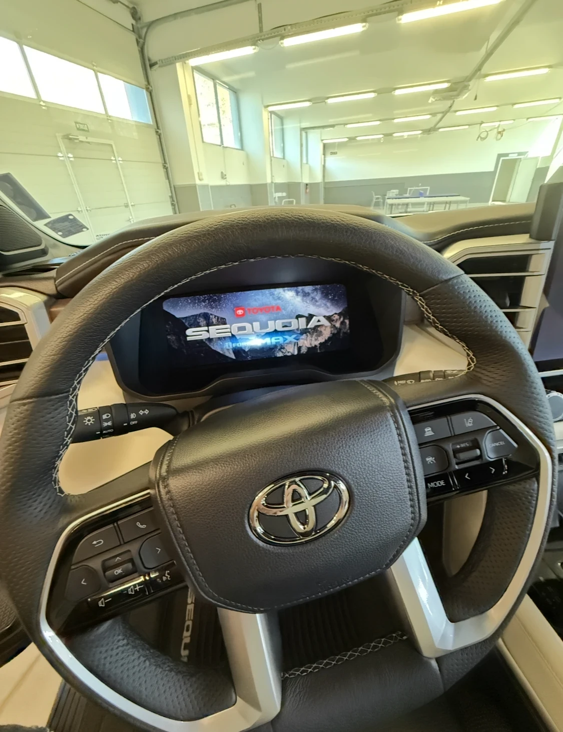 Toyota Sequoia  - изображение 6