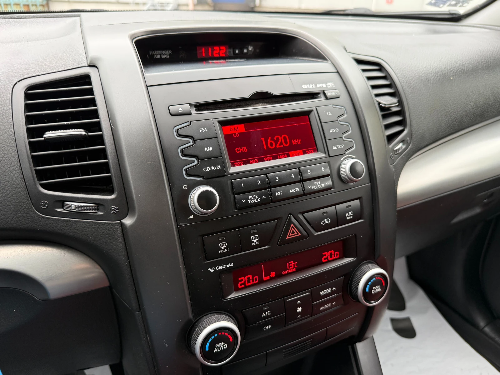 Kia Sorento  6 /2.2d 197 ..  | Mobile.bg   13