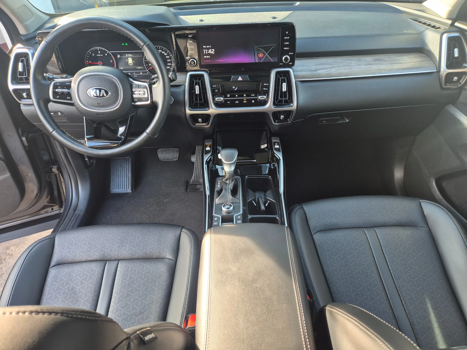 Kia Sorento 2.2 CRDI 4X2 Наличен в БГ - изображение 10