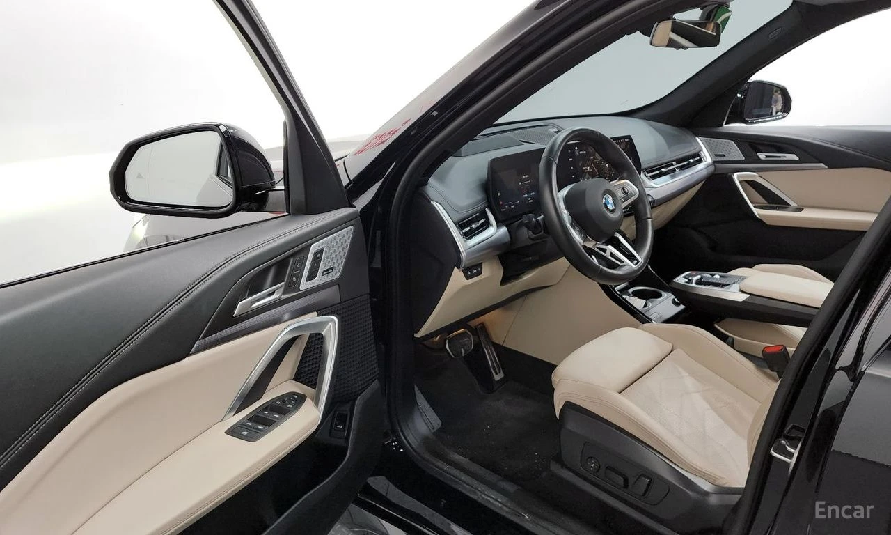 BMW X1 M* SPORT* 360КАМЕРА* ПАНОРАМА* LANE* ASSIST* , снимка 6 - Автомобили и джипове - 54650850