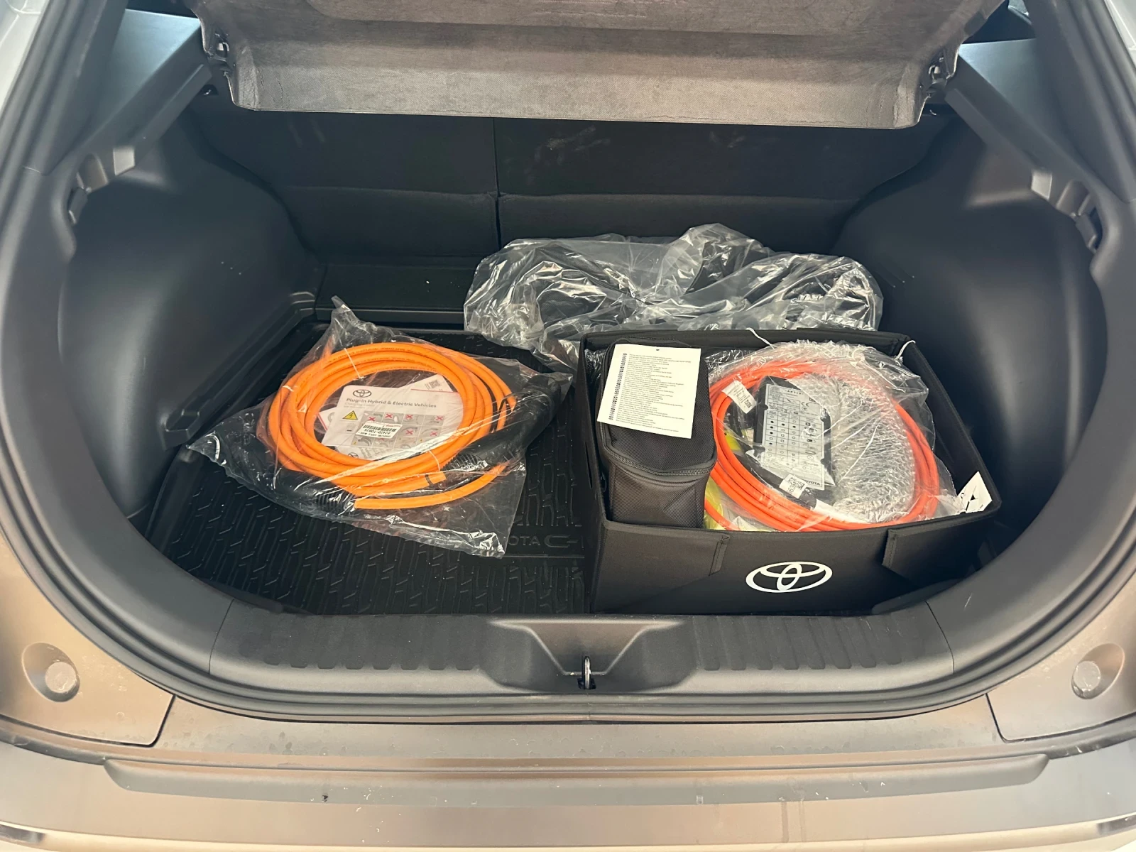 Toyota C-HR Plus* Pulse* 77kWh, снимка 9 - Автомобили и джипове - 55616171