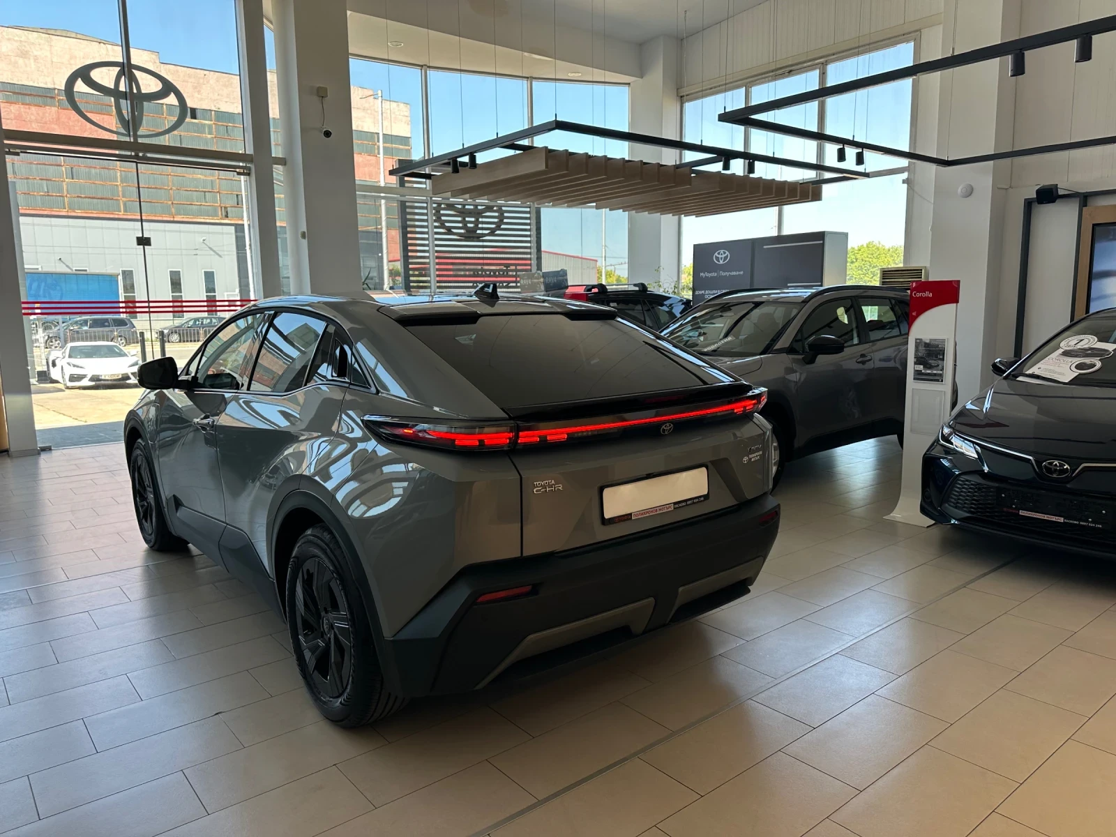 Toyota C-HR Plus* Pulse* 77kWh, снимка 3 - Автомобили и джипове - 55616171
