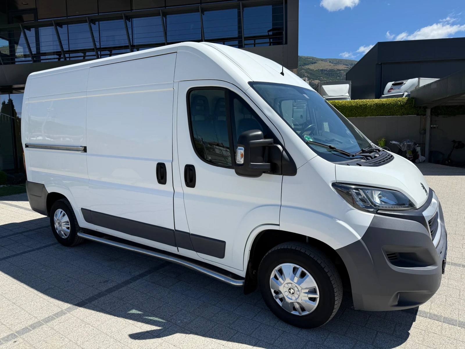 Peugeot Boxer 2.2HDI L2H2 Клима Euro 5  - изображение 2