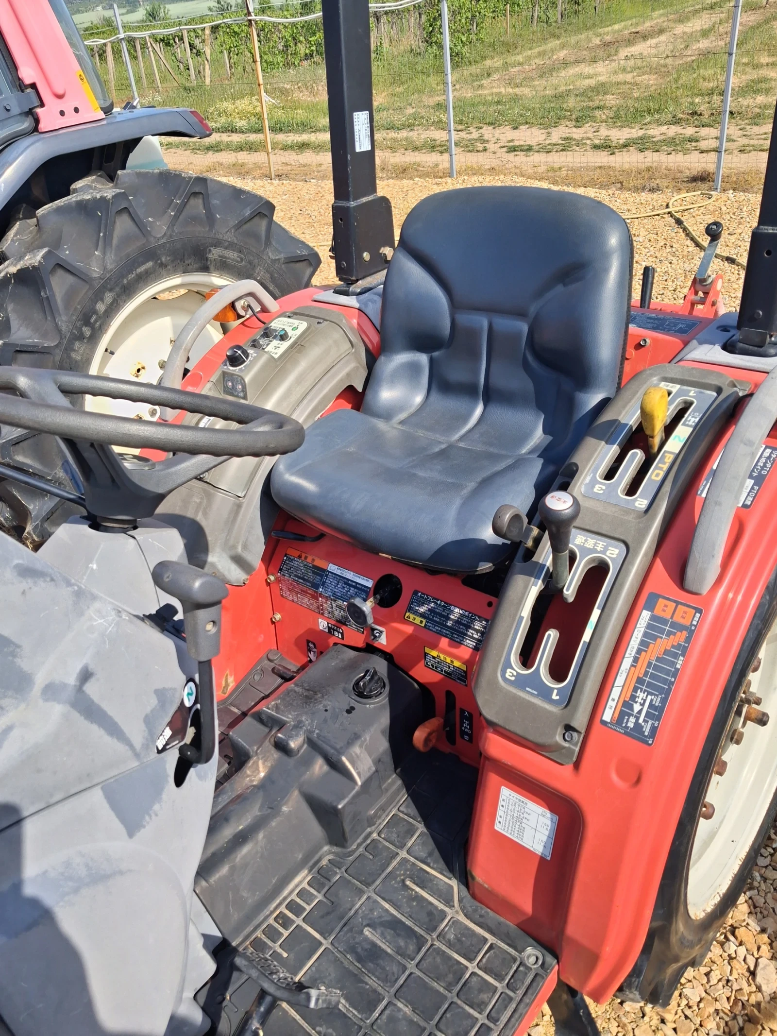 Трактор Kubota Скайтрак , снимка 4 - Селскостопанска техника - 54602098