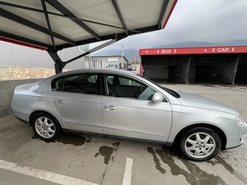 VW Passat СПЕШНО! 2.0FSI Avtomat, снимка 6 - Автомобили и джипове - 47154039