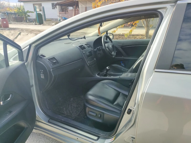 Toyota Avensis, снимка 9 - Автомобили и джипове - 48310072