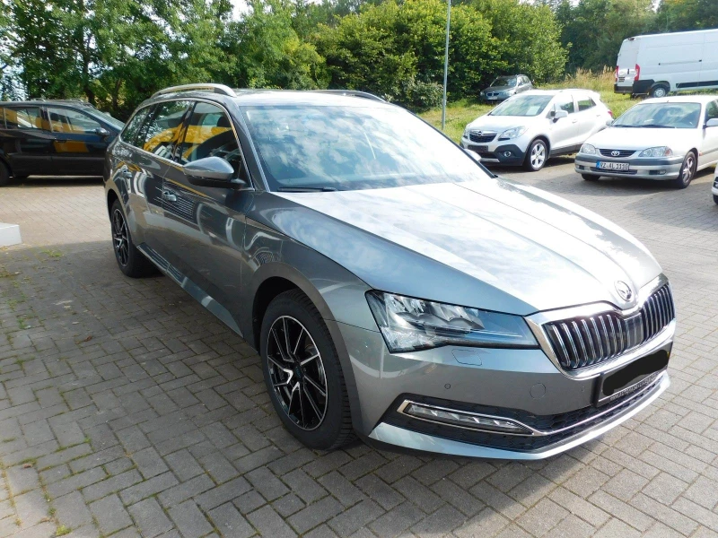 Skoda Superb Combi 2.0 TDI Navi, снимка 4 - Автомобили и джипове - 48957600