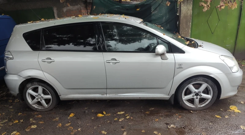 Toyota Corolla verso, снимка 2 - Автомобили и джипове - 52223720