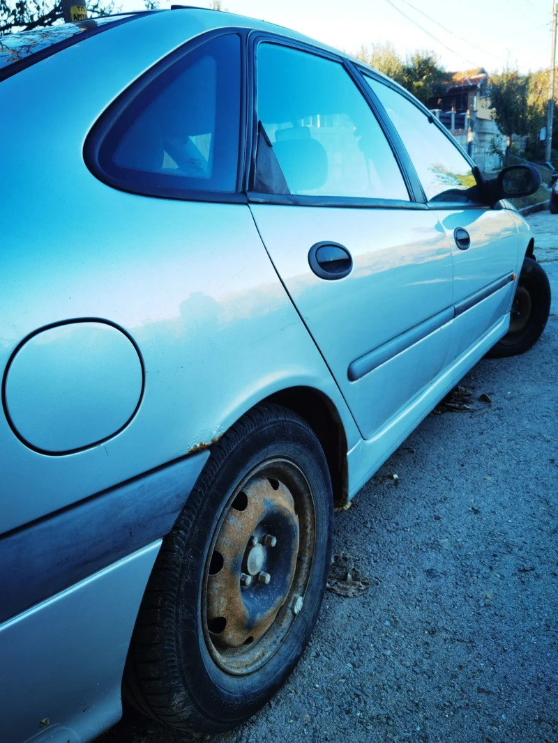 Renault Laguna, снимка 4 - Автомобили и джипове - 52283827