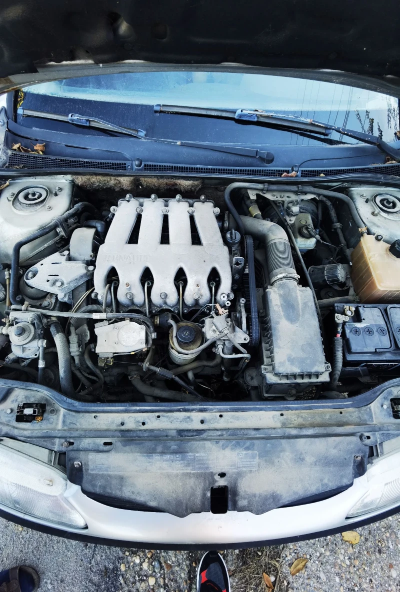 Renault Laguna, снимка 5 - Автомобили и джипове - 52283827