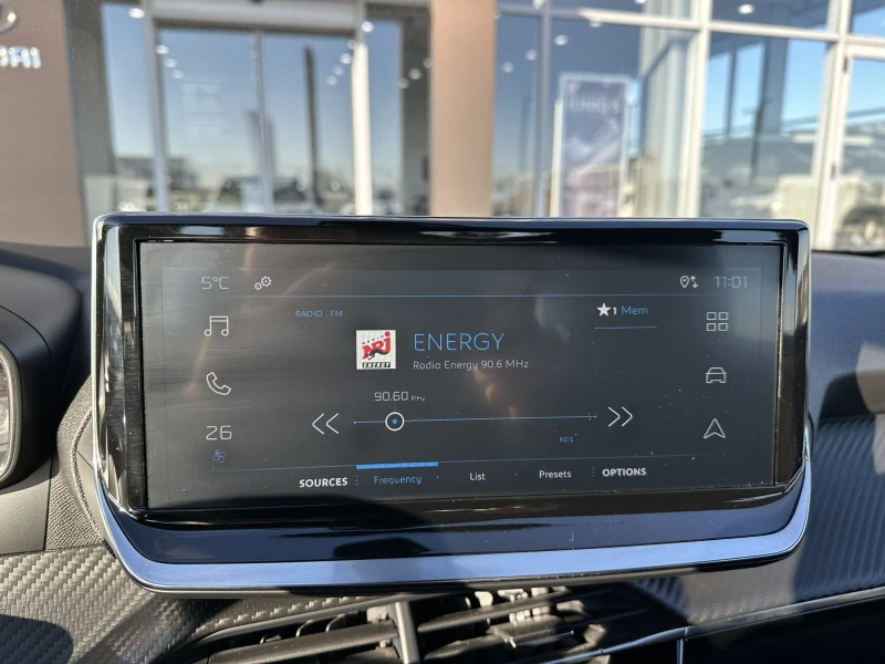 Peugeot 2008 STYLE, снимка 17 - Автомобили и джипове - 53153633