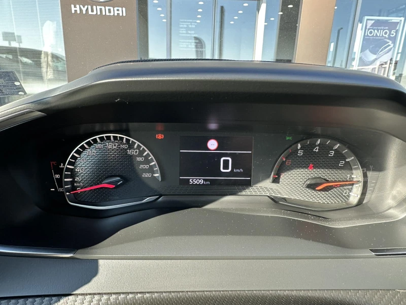 Peugeot 2008 STYLE, снимка 16 - Автомобили и джипове - 53153633