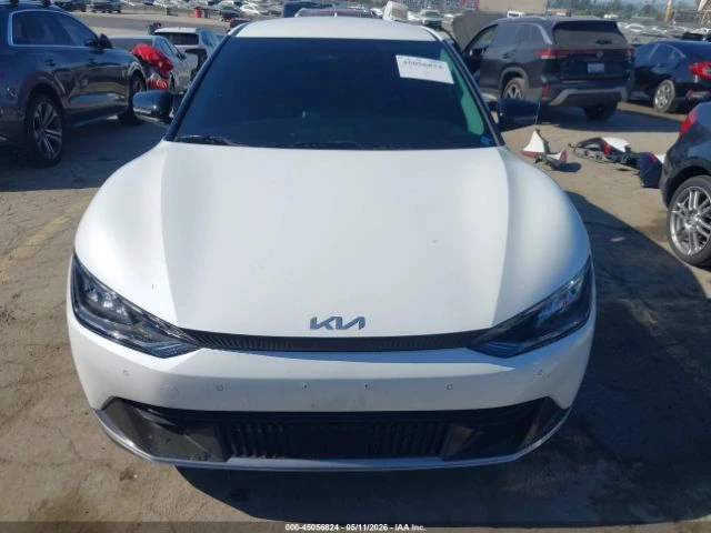 Kia EV6 * WIND* LONG RANGE* КОЖА* ПОДГРЕВ* , снимка 10 - Автомобили и джипове - 55219510