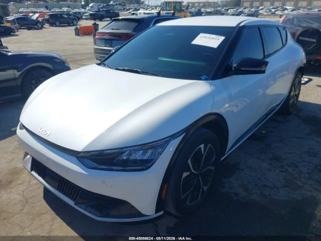 Kia EV6 * WIND* LONG RANGE* КОЖА* ПОДГРЕВ* , снимка 2 - Автомобили и джипове - 55219510