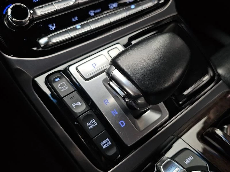 Genesis G90 3.8 Automatic, снимка 9 - Автомобили и джипове - 55598963