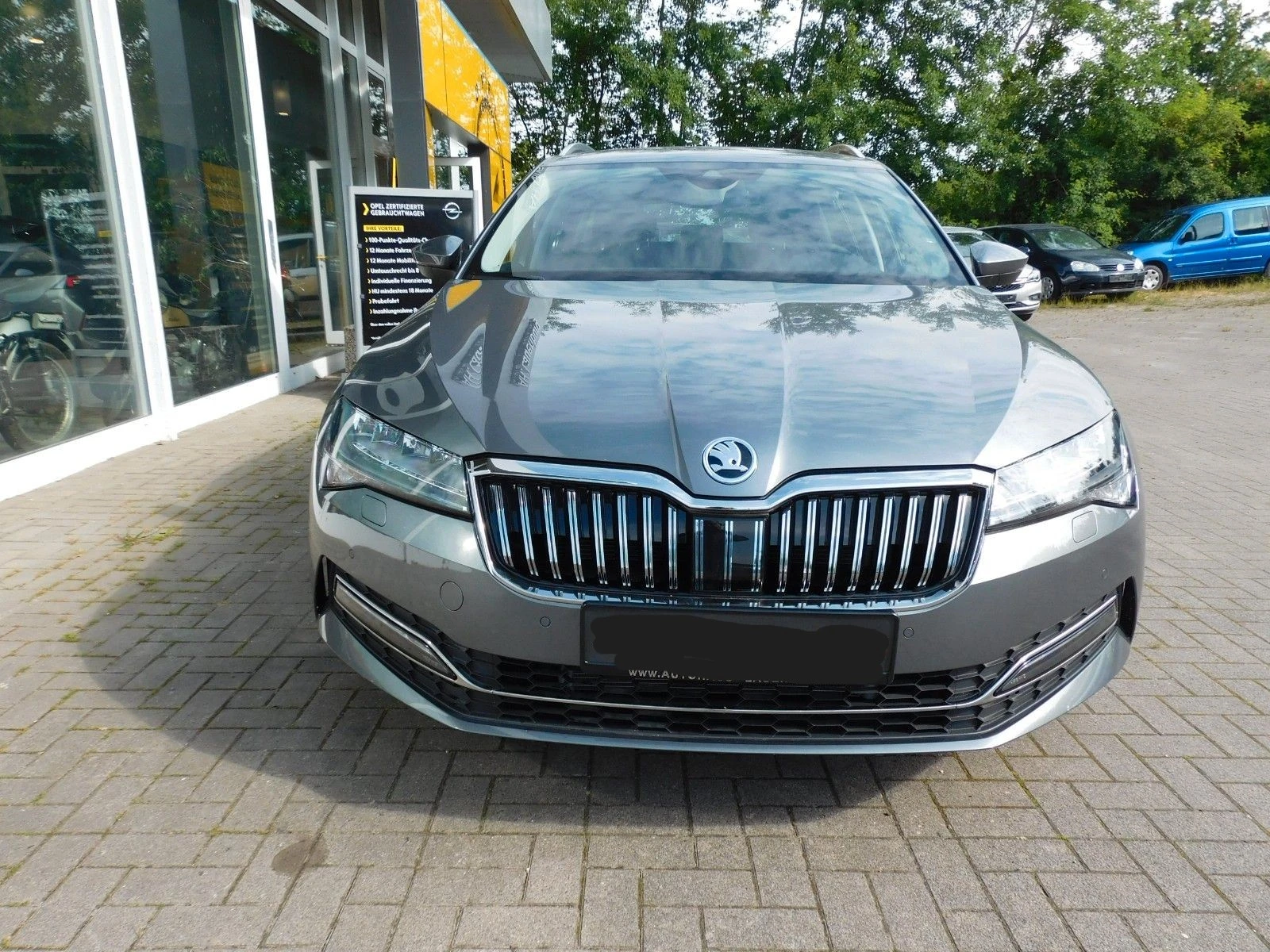 Skoda Superb Combi 2.0 TDI Navi - изображение 2