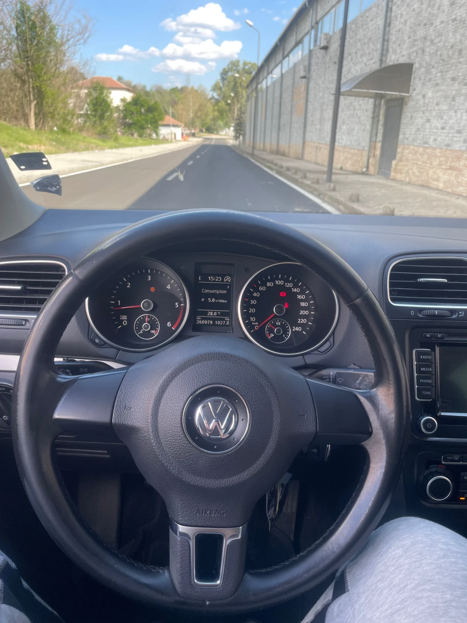 VW Golf 1.6 Дизел - изображение 8