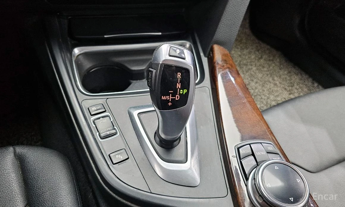 BMW 320  - изображение 9