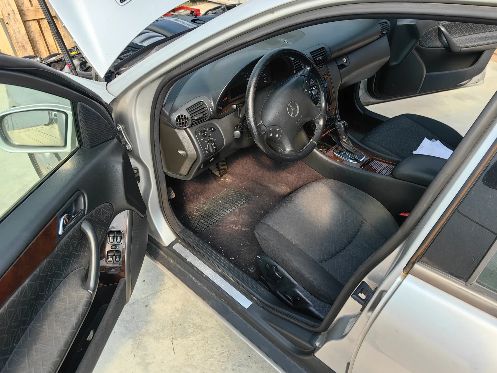 Mercedes-Benz C 270, снимка 8 - Автомобили и джипове - 53773299