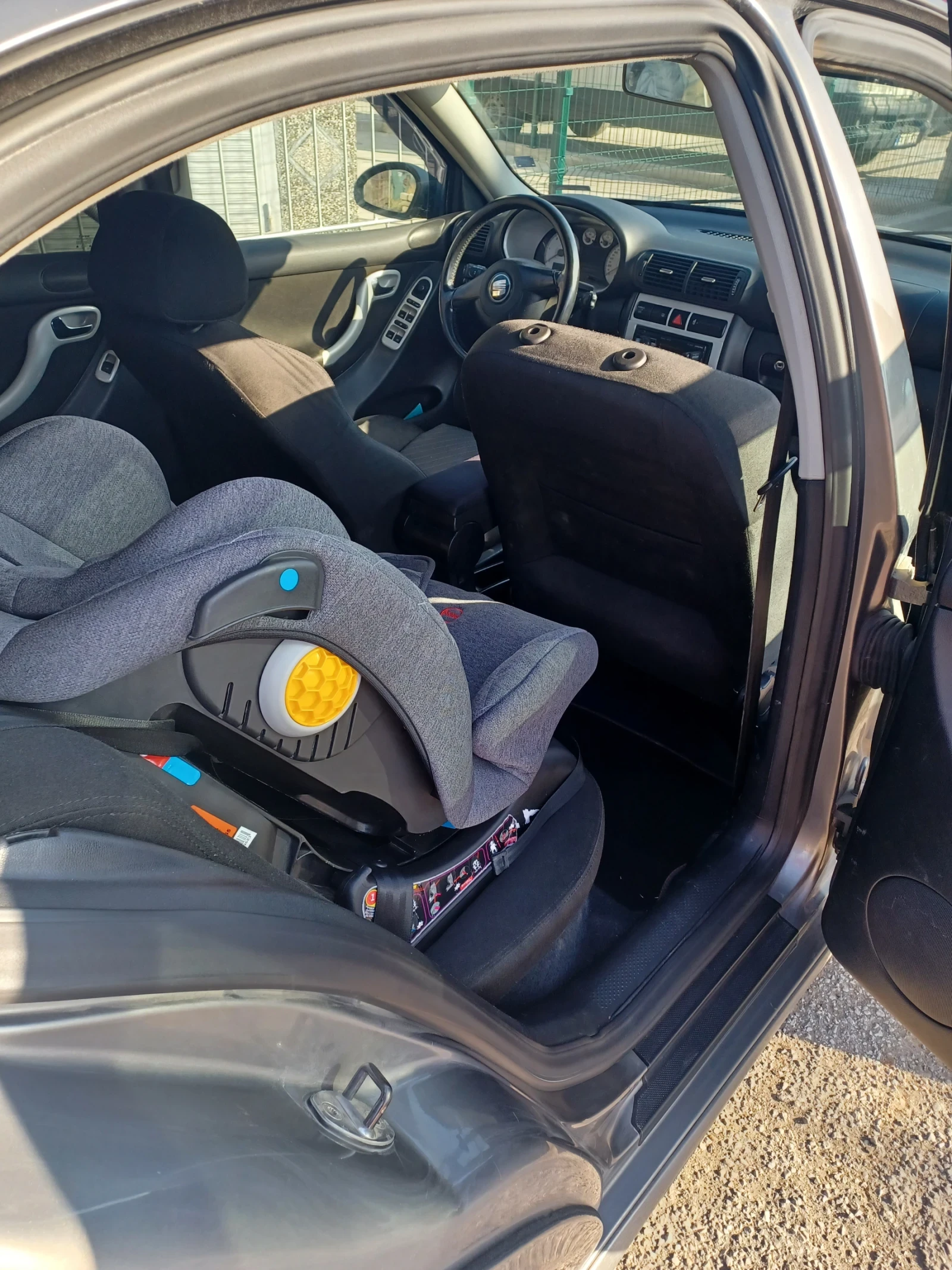 Seat Leon, снимка 11 - Автомобили и джипове - 54093570