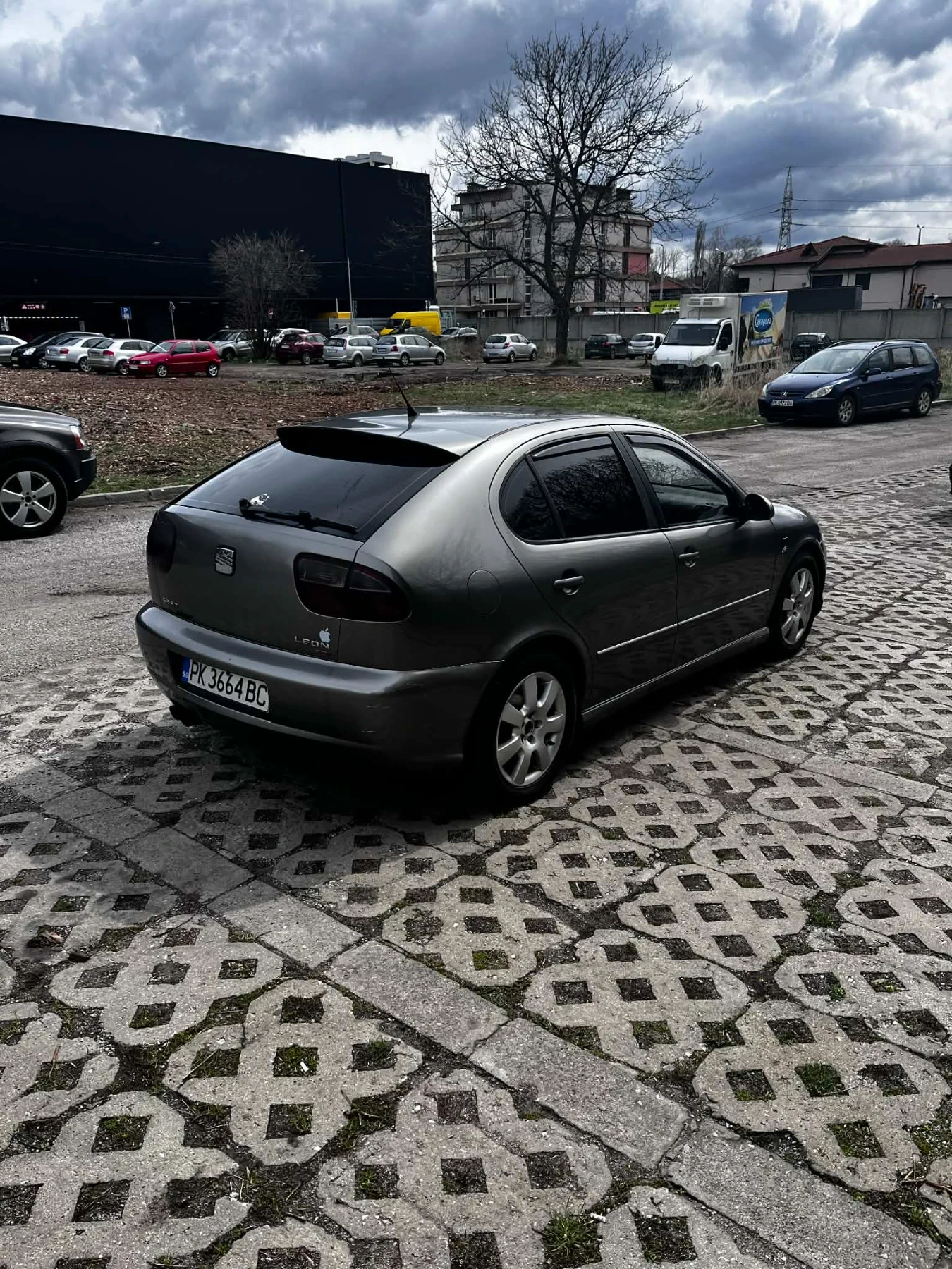 Seat Leon, снимка 2 - Автомобили и джипове - 54093570