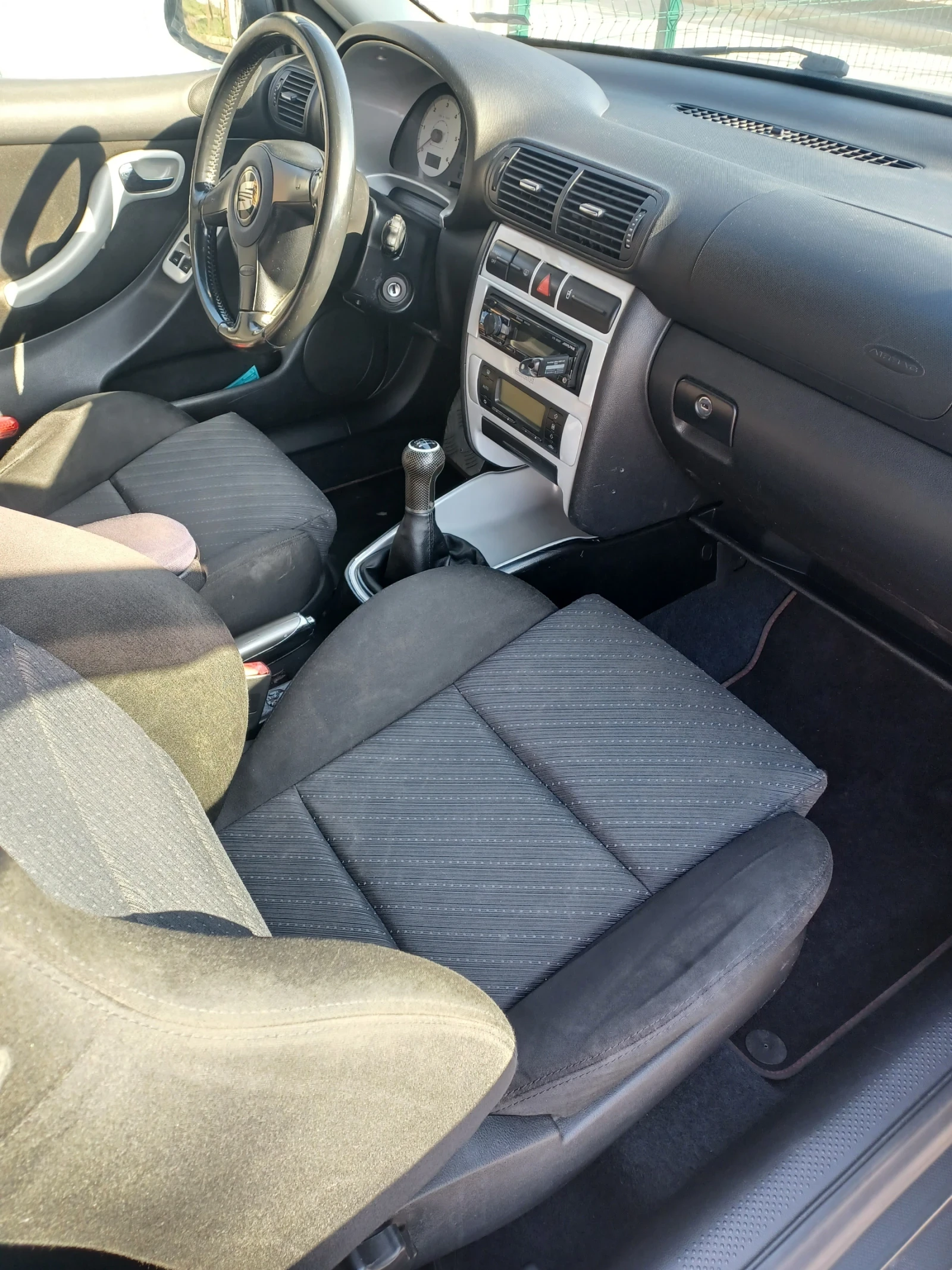 Seat Leon, снимка 9 - Автомобили и джипове - 54093570