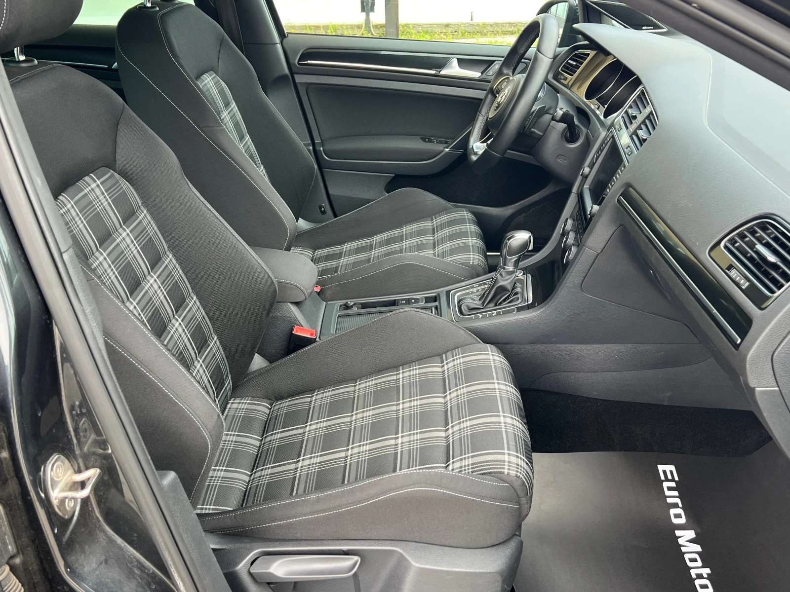 VW Golf 2.0TDI-GTD-185ps-DSG, DISTR, LED, KEY-GO-NAVI-DYNA, снимка 10 - Автомобили и джипове - 54214303