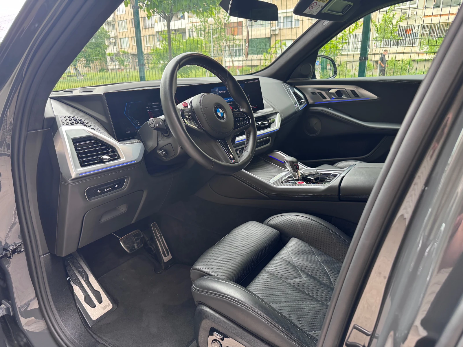 BMW XM V8* Plug in* 4WD* 26KM* 2025* Гаранция* M* TOP* , снимка 9 - Автомобили и джипове - 54768388