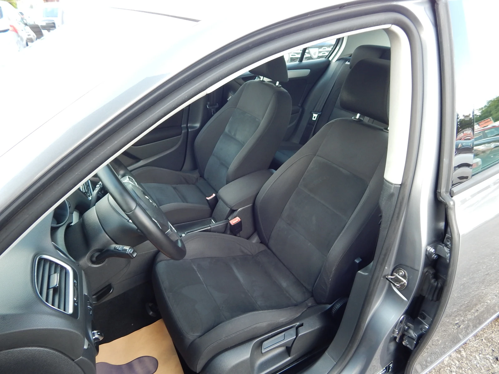 VW Golf 2.0TDI* 140k.* EURO5B*  | Mobile.bg � ����������� 12
